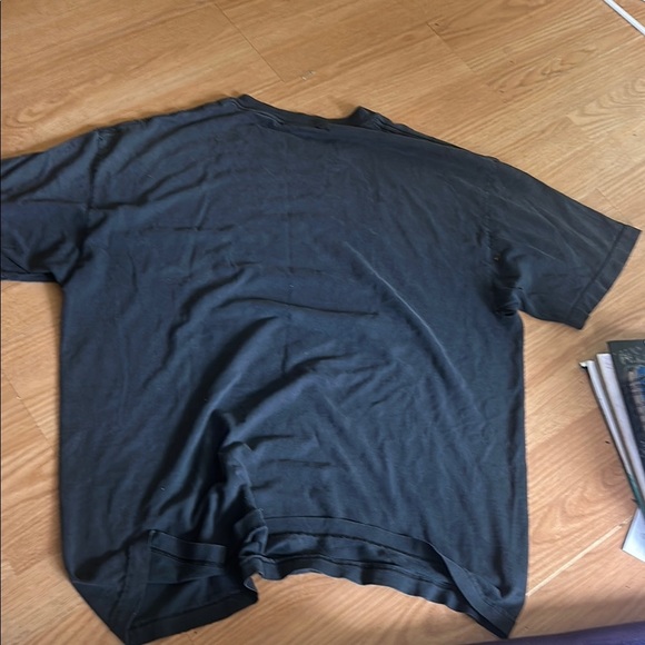 Tapout Men's Charcoal Winged Skull Tee - Picture 2 of 3